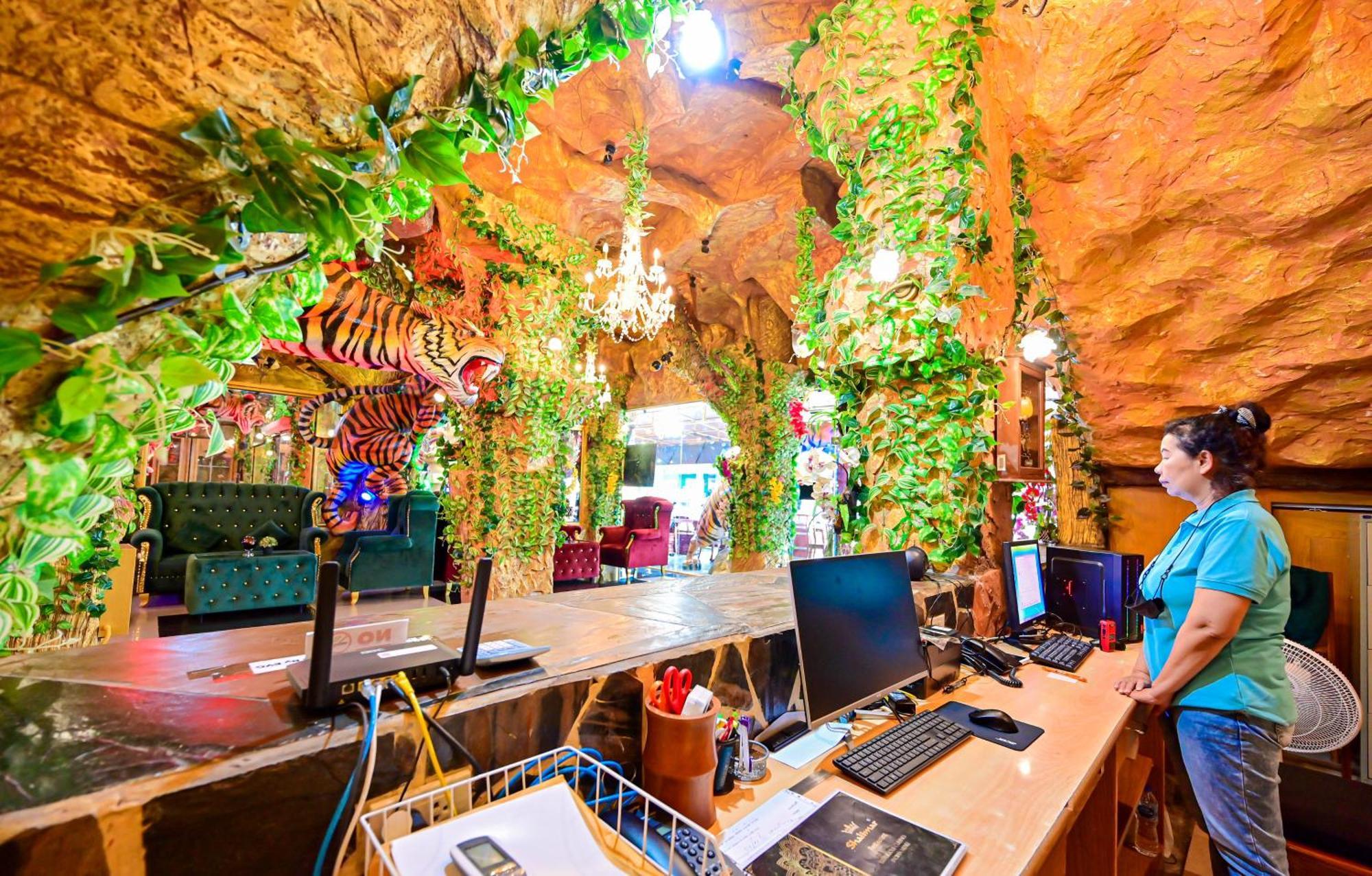 Tiger Complex Hotel Patong 외부 사진